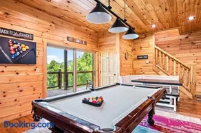 Fall Family Fun-Pool in Cabin-View-Games-Hot Tub - Image 2