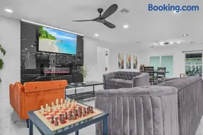 Rare 3 Bedroom House, 5 minutes drive to beach, Events Permitted - Image 4