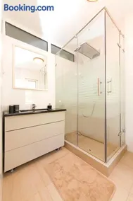 Fashion Beach Apartments - Image 2