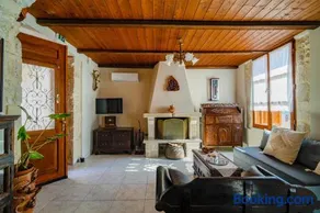 Chrysi's Boutique Traditional guesthouse - Image 3