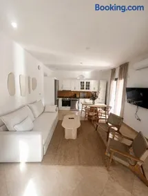 Oreinó Lefkada Villas - Image 3