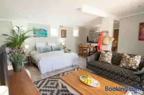 Goozi Garden Cottage - Image 3