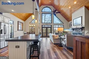 Chapman Cottage -Lakefront, Deep Water Dock-Party Deck, Paddleboard, Grills, Game Room, Pool table, Fireplace - Image 4