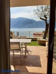 BMP APARTMENT DELUXE 2 JACUZZI RISCALDATA PRIVATA vista Lago di Garda - Image 4