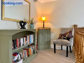 CastlegateTownhouse - Image 2