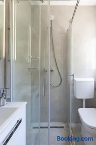Stephanie green island apartments - Image 2