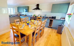 CROYDE MEADOWBANK 4 Bedrooms - Image 4
