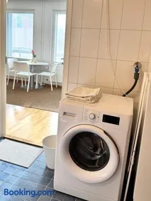 Lovely Stay near Airport, Sauna & Free parking - Image 2