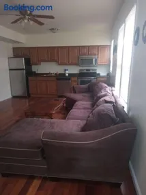 1 bedroom with free parking - Image 2