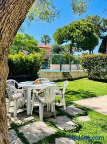 Antibes with pool, terrace & private garden, 250 mt from sandy Plage de la Salis - Image 2