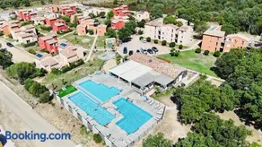Joli T2 climatisé au calme à 10 mm de Porto-Vecchio dans une résidence de tourisme - Image 2