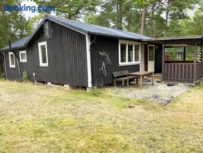 Holiday home within walking distance to beaches - Image 1