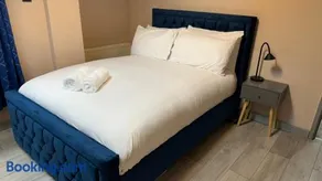 One Bedroom Apartment in Walsall Sleeps 4 FREE WIFI By Villazu - Image 3