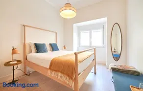 Charming 3BR APT w/ patio, by TimeCooler - Image 2