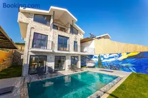 Villa Legendary 2 - Image 1