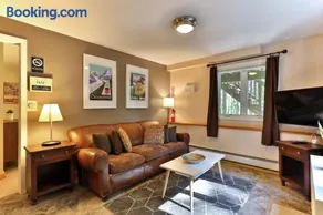 the SHACK - Three Bedroom Home Close to Ski Resort with Hot Tub - Image 2