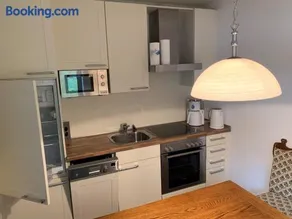 Atractivo apartamento con jardín, barbacoa y terraza - Image 1