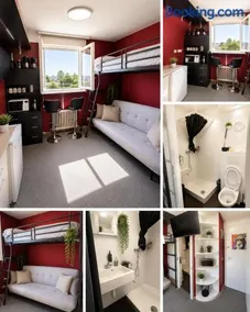 Nyon Red room - Image 1