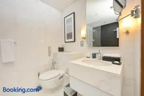 Emaar Fashion Avenue - Formerly Address Dubai Mall Residence - Image 1