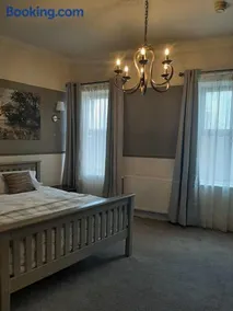Stonehouse Apartment - Image 1