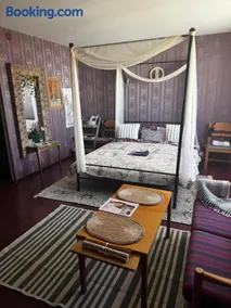 Romantic Studio Suite with Sauna - Image 2