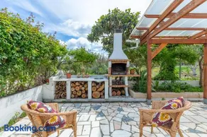 Chitaka's Organic Farmhouse in Ribatejo - Image 2