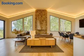 Blue Ridge Mountains - Luxury Mountaintop Escape - Hot Tub & Epic Views - Image 2
