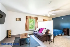 Vistas 216- Renovated central Sierra Vista long term discounts - Image 2