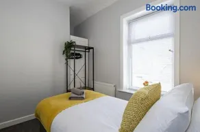 Cosy 2 Bed House for Contractors - Image 5