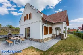VIVAZA Villa Szigliget - Image 3
