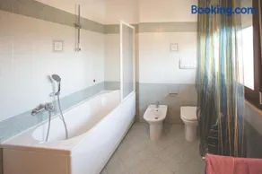 Villa Malù Città Sant Angelo camere confortevoli e parcheggio gratuito - Image 1