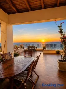 Beachfront Family Penthouse - Image 1