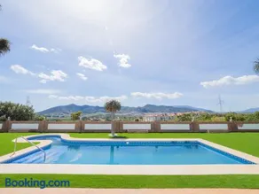 Cubo's Villa Miraflores - Image 1
