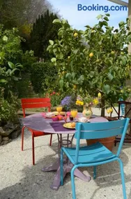 Chez L'Antiquaire - Image 1