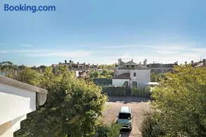 Appartement de vacances entièrement équipé avec internet haut débit et terrasse | Vue jardin | Adapté au travail à distance - Image 5