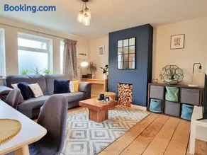 Luckwell Cottage two bedroom - Image 2