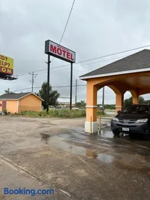 Roadside Inn - Image 1