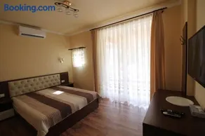 Casa Camelia Felix - Image 2
