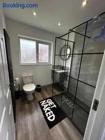 Luxury home in Barnsley - Image 5