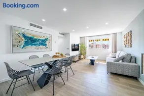 SUNSET MALAGA - Luxurious & Parking Apartment - Image 2