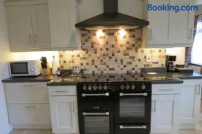 Jenny's Farm Cottage, Giant's Causeway - Image 2