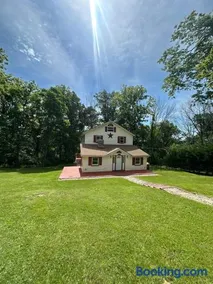 Peaceful home in mount bethel, PA - Image 2