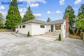 Fresh Renovated 4beds, 2baths Home Near SEA Airport & Light Rail - Image 1
