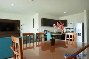 Spacious Apartment with Private Balcony & Ocean View - Brujas - Image 5