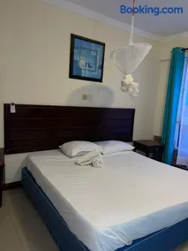 Sunrise Apartments - Image 3