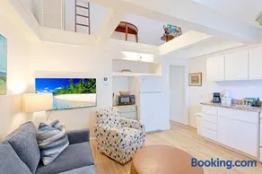 Newly remodeled 8-steps to sand path of Beach! - Image 5