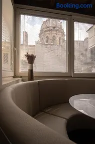 Smeraldo Townhouse - Image 2