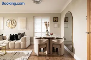 Seahaven In Sandbanks With Hot Tub - Image 3
