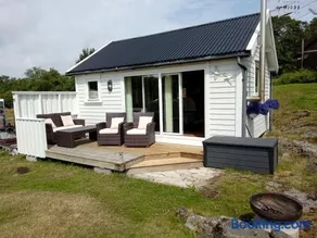 Tiny house in scenic surroundings - Image 1
