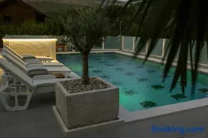 Lux apartment Sara with heated pool and jacuzzi - Image 4
